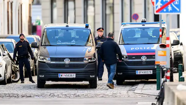 У синагоги в Вене обезврежена оставленная в сумке граната